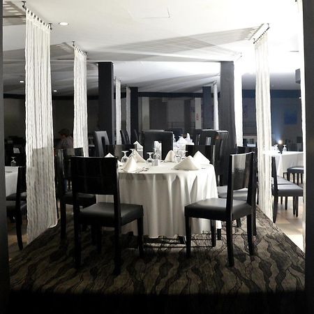 Regent Star Hotel Piarco Buitenkant foto