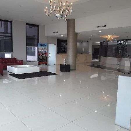 Regent Star Hotel Piarco Buitenkant foto