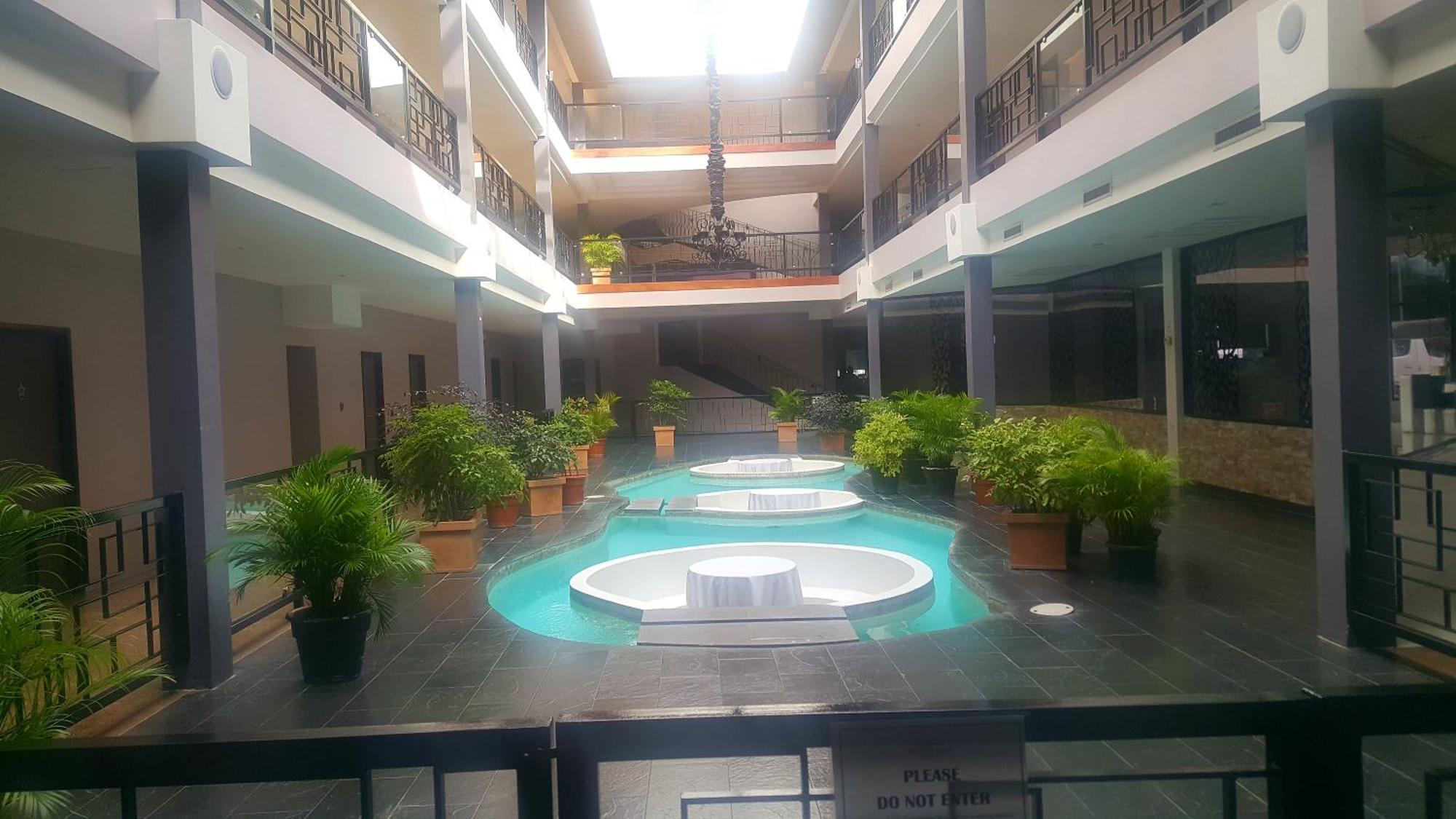 Regent Star Hotel Piarco Buitenkant foto