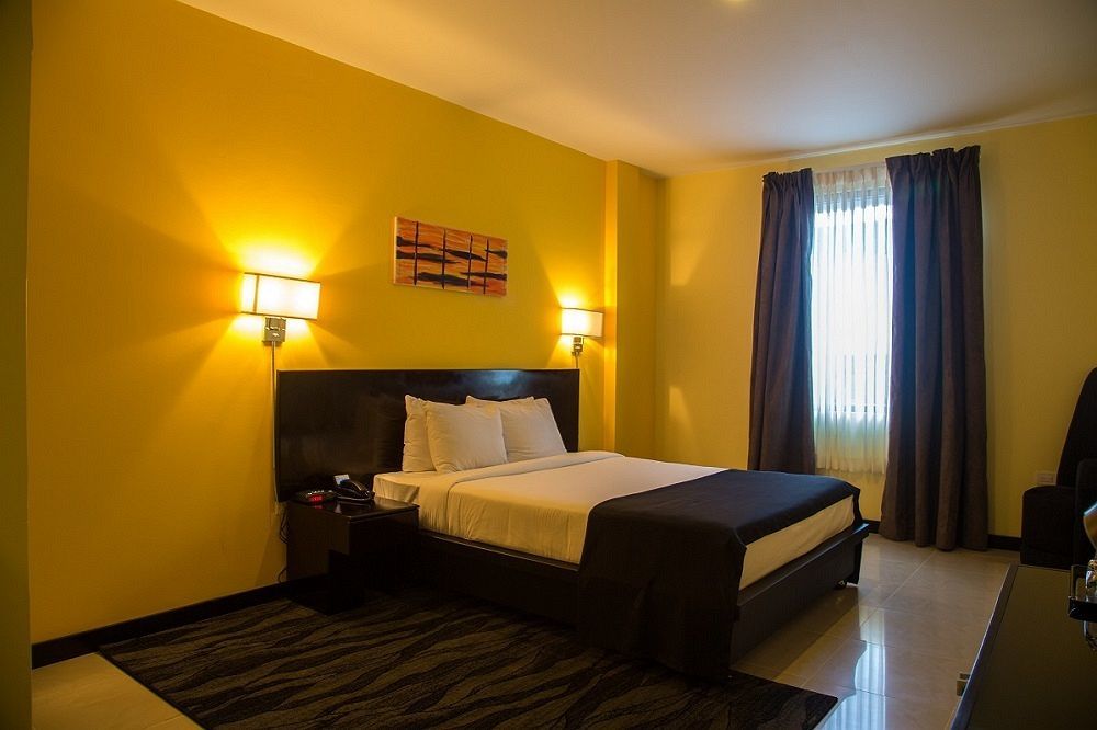 Regent Star Hotel Piarco Buitenkant foto